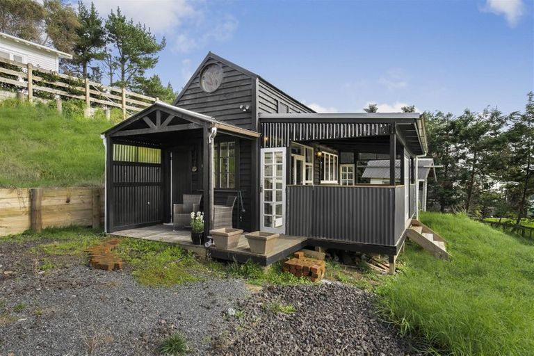 Photo of property in 42 Victoria Avenue, Waiuku, 2123