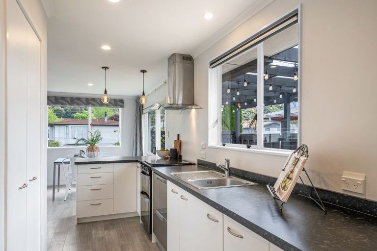 Photo of property in 4 Harvard Grove, Totara Park, Upper Hutt, 5018