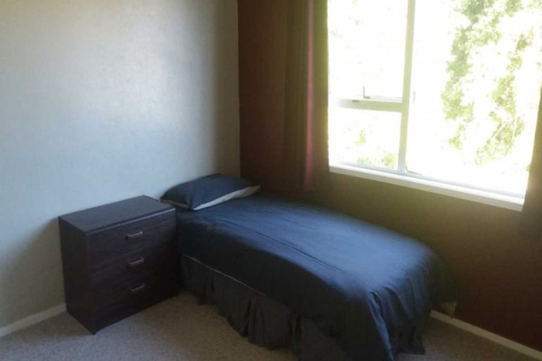 Photo of property in 75 Kemp Road, Massey, Auckland, 0614