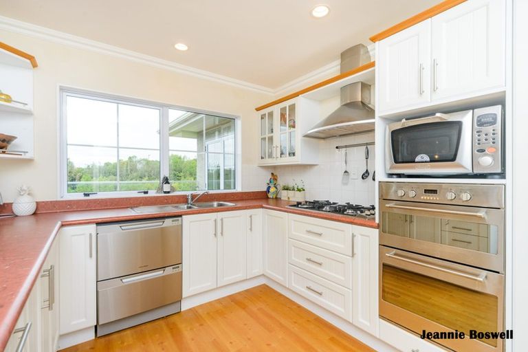 Photo of property in 22 Greenwood Place, Fitzherbert, Palmerston North, 4410