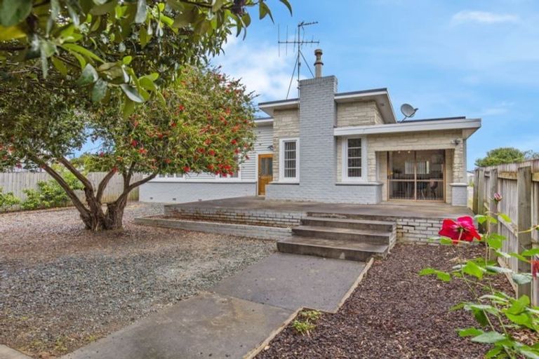 Photo of property in 22 Vine Street, Mangere East, Auckland, 2024