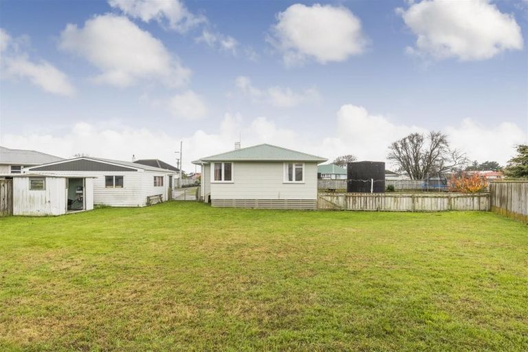 Photo of property in 9 Holland Crescent, Bulls, 4818