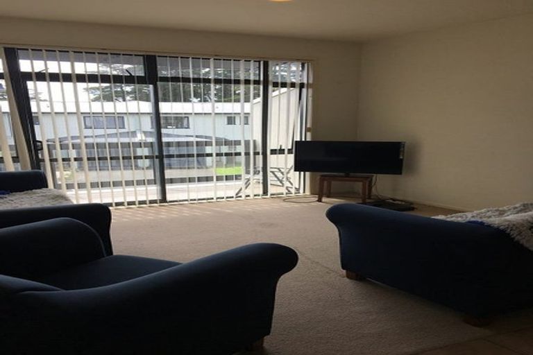 Photo of property in 130/2 Armoy Drive, East Tamaki, Auckland, 2016