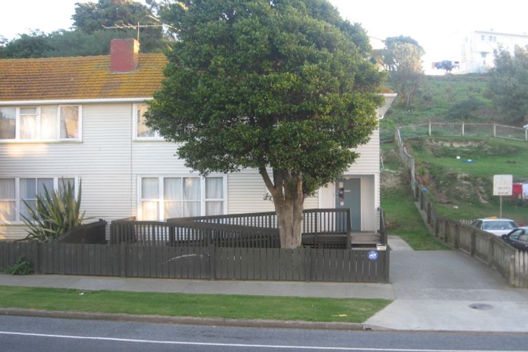 Photo of property in 194 Champion Street, Cannons Creek, Porirua, 5024