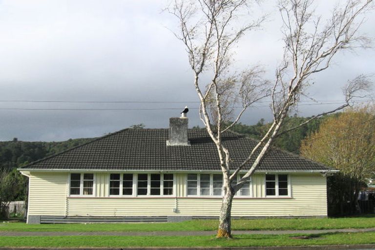 Photo of property in 369-371 George Street, Stokes Valley, Lower Hutt, 5019