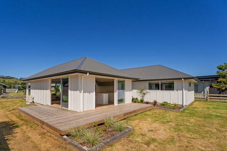 Photo of property in 43 Longreach Drive, Cooks Beach, Whitianga, 3591