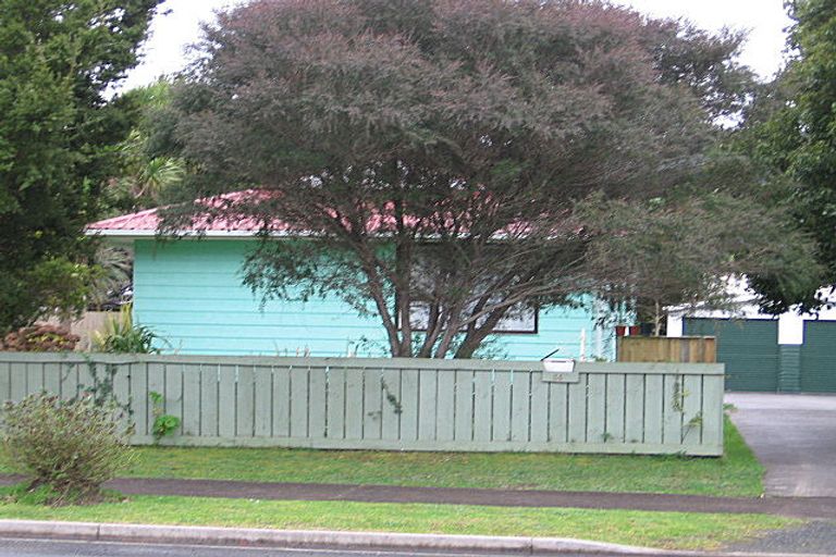 Photo of property in 56 Awaroa Road, Helensville, 0800