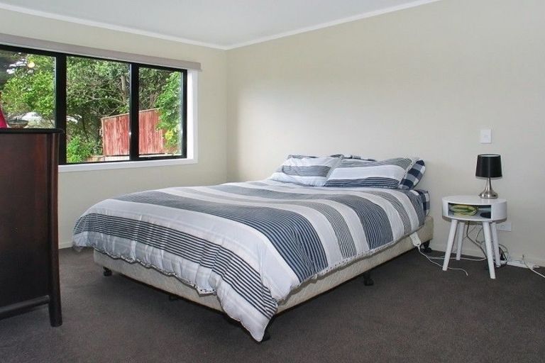 Photo of property in 40 Whanake Street, Titahi Bay, Porirua, 5022