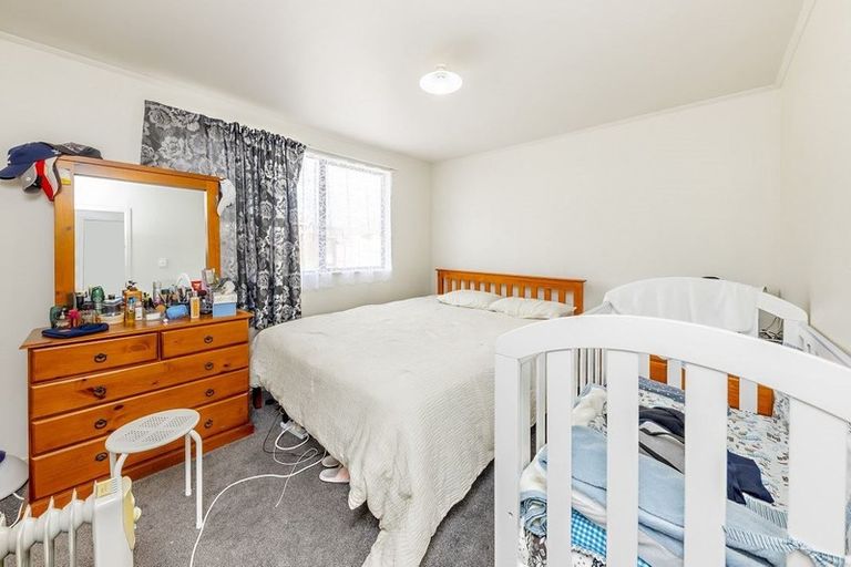 Photo of property in 1/12 Silver Creek Road, Weymouth, Auckland, 2103