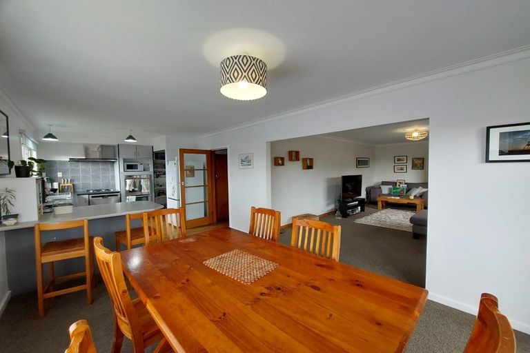 Photo of property in 32 Waimea Street, Westown, New Plymouth, 4310