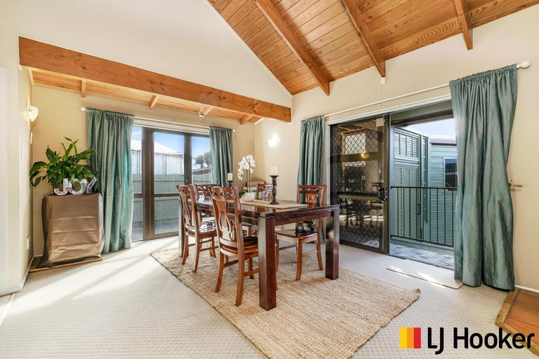 Photo of property in 16 Muirfield Street, Wattle Downs, Auckland, 2103