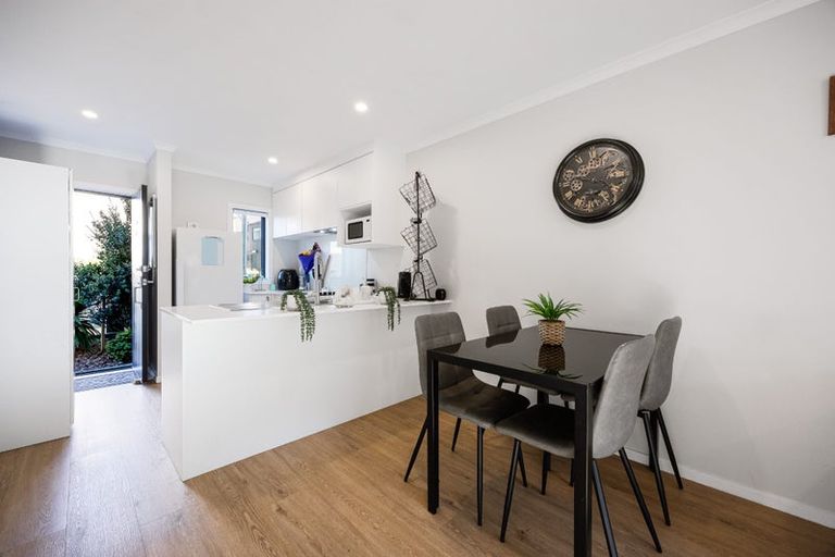 Photo of property in 2/125b Metcalfe Road, Ranui, Auckland, 0612