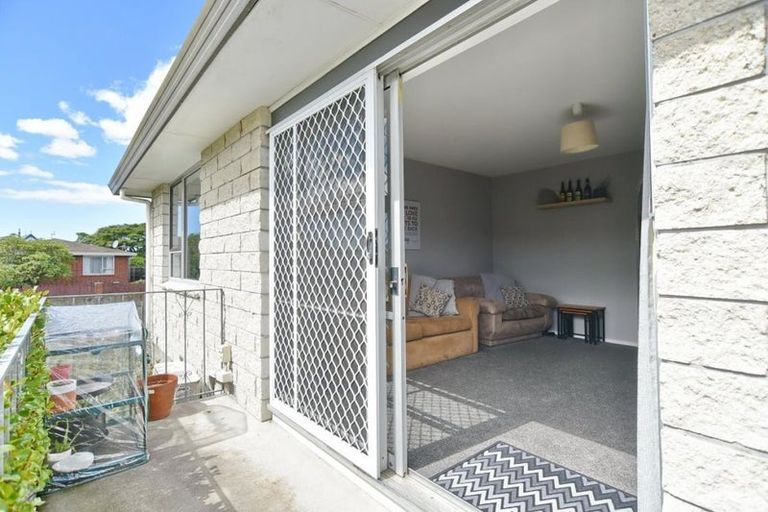Photo of property in 1/5 James Condon Place, Redwood, Christchurch, 8051