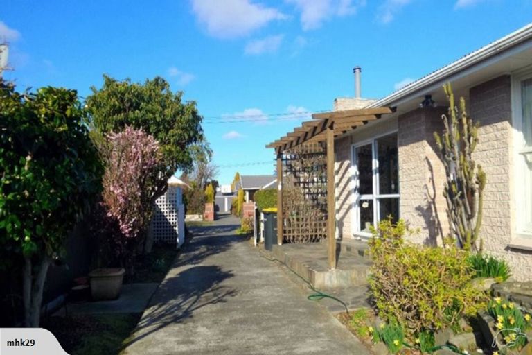 Photo of property in 12 Derwent Street, Bryndwr, Christchurch, 8053