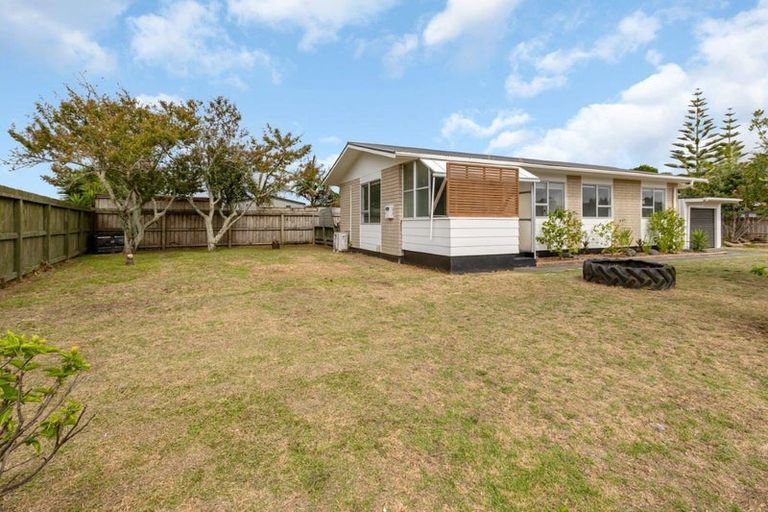 Photo of property in 28 Moki Place, Ruakaka, 0116