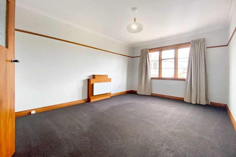 Photo of property in Ionian Flats, 123-125 Brougham Street, Mount Victoria, Wellington, 6011