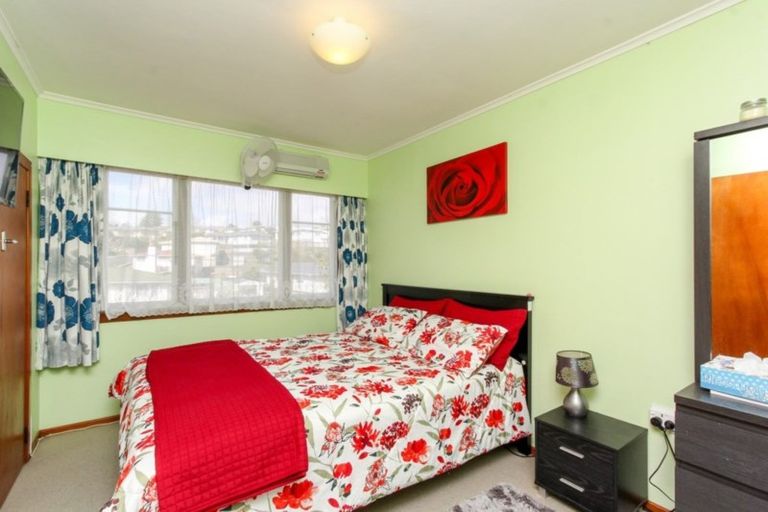 Photo of property in 16 Kenmore Street, Westown, New Plymouth, 4310