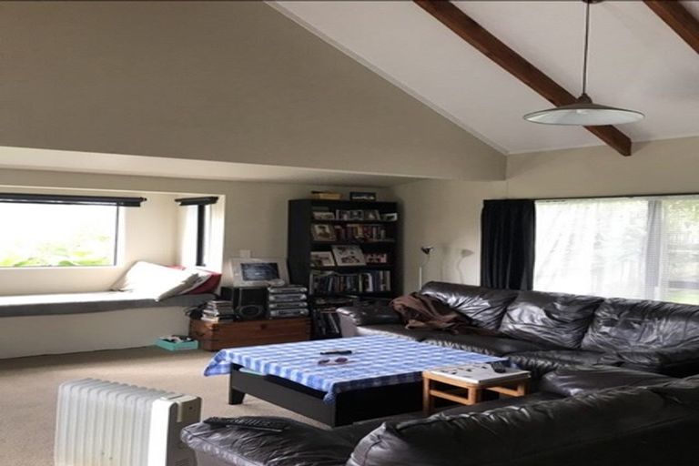 Photo of property in 14 Emery Grove, Bayview, Auckland, 0629