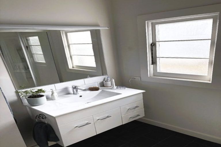 Photo of property in 1 Tara Lane, Parkvale, Hastings, 4122