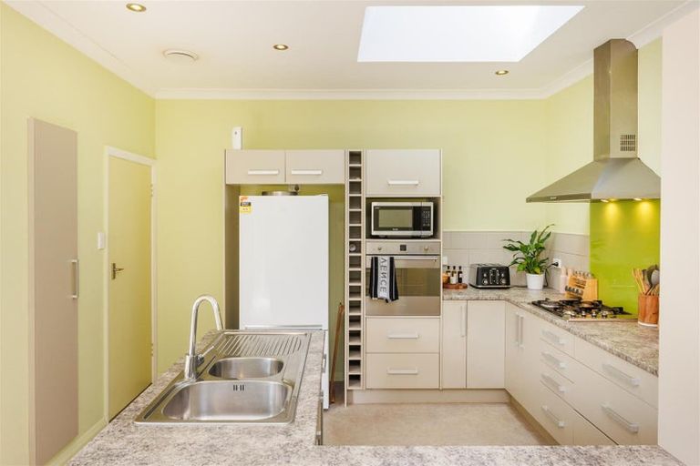 Photo of property in 10 William Street, Marton, 4710