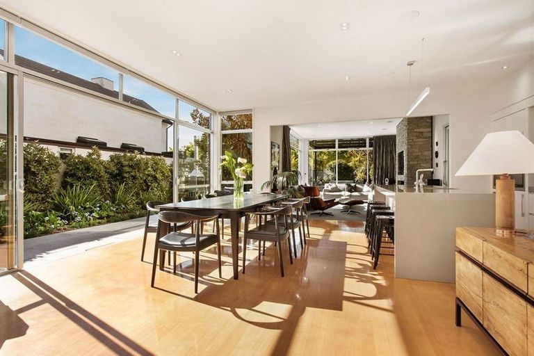 Photo of property in 8 Royds Street, Fendalton, Christchurch, 8014