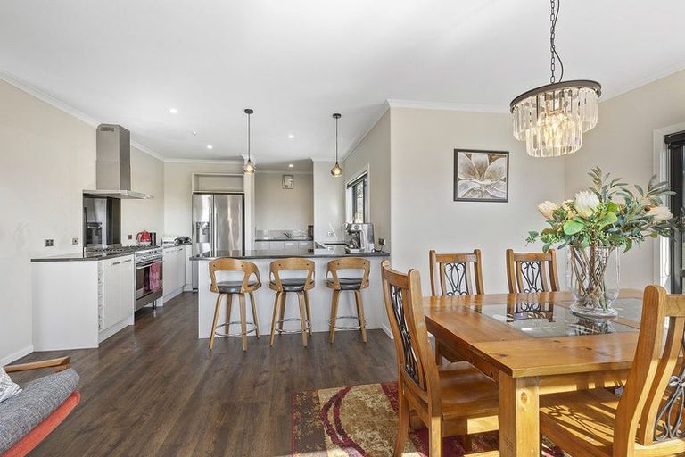 Photo of property in 13 Madeira Close, Whitby, Porirua, 5024