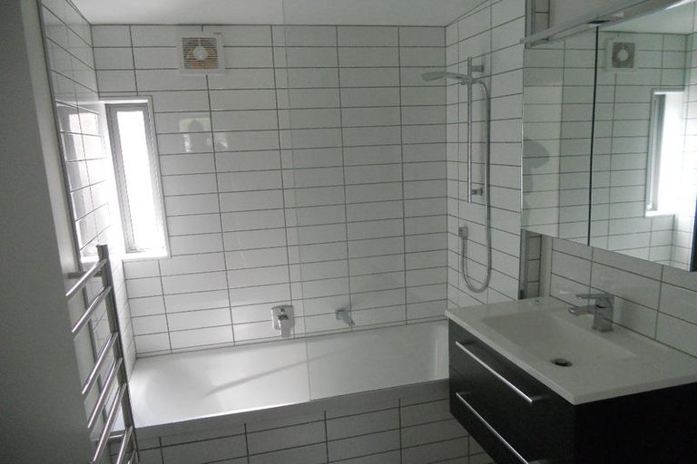 Photo of property in 2/7 Handyside Street, Tawa, Wellington, 5028