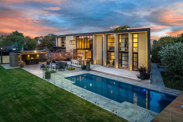 Photo of property in 9 Walnut Avenue, Strowan, Christchurch, 8052