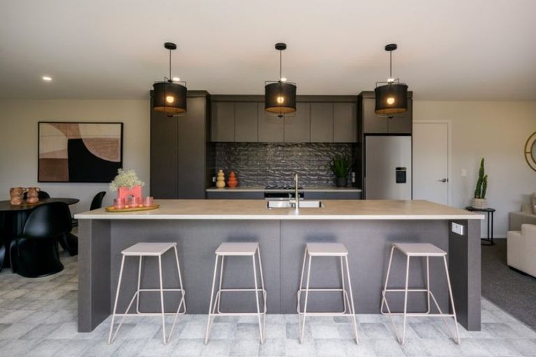 Photo of property in 12 Campbell Place, Marton, 4710