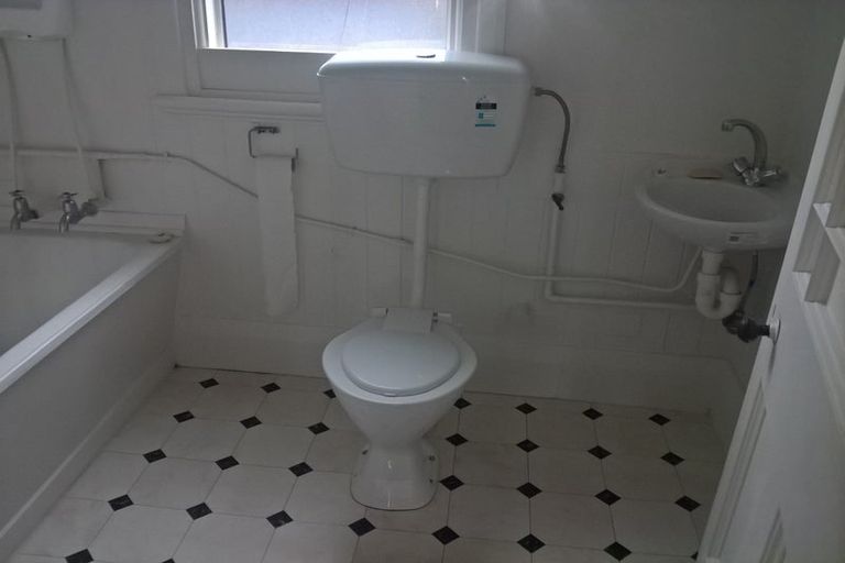 Photo of property in 96 North Avon Road, Richmond, Christchurch, 8013