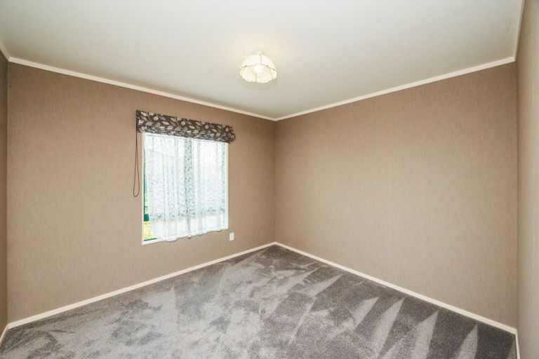 Photo of property in 19 Logan Way, Kelvin Grove, Palmerston North, 4414