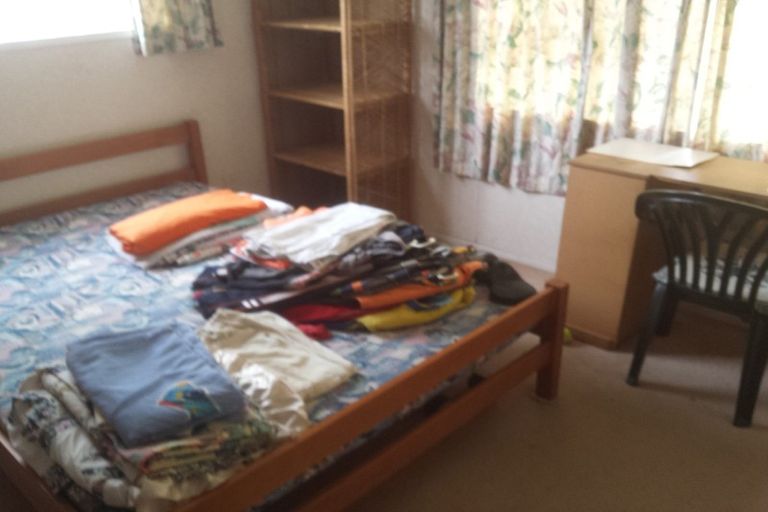 Photo of property in 38 Rosewarne Crescent, Glendene, Auckland, 0602