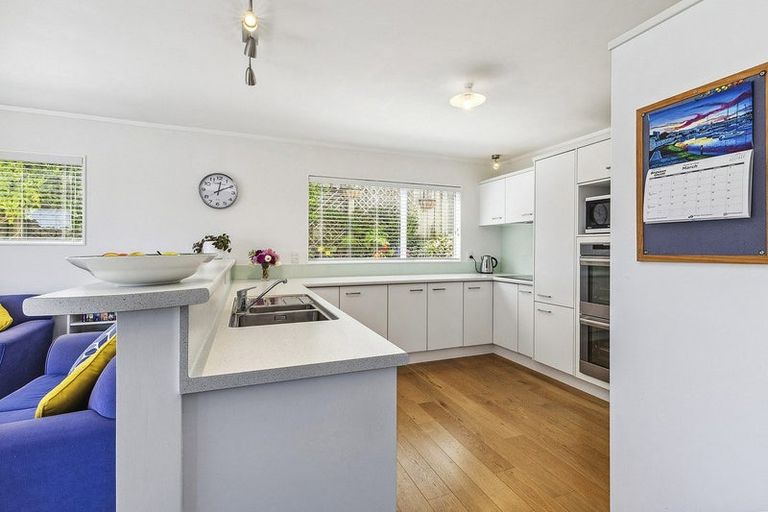 Photo of property in 2 Musket Lane, Whitby, Porirua, 5024