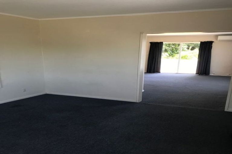 Photo of property in 26 Batchelor Street, Newlands, Wellington, 6037