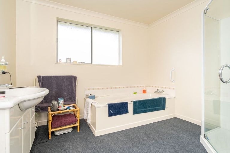 Photo of property in 14 Winston Place, Kew, Dunedin, 9012