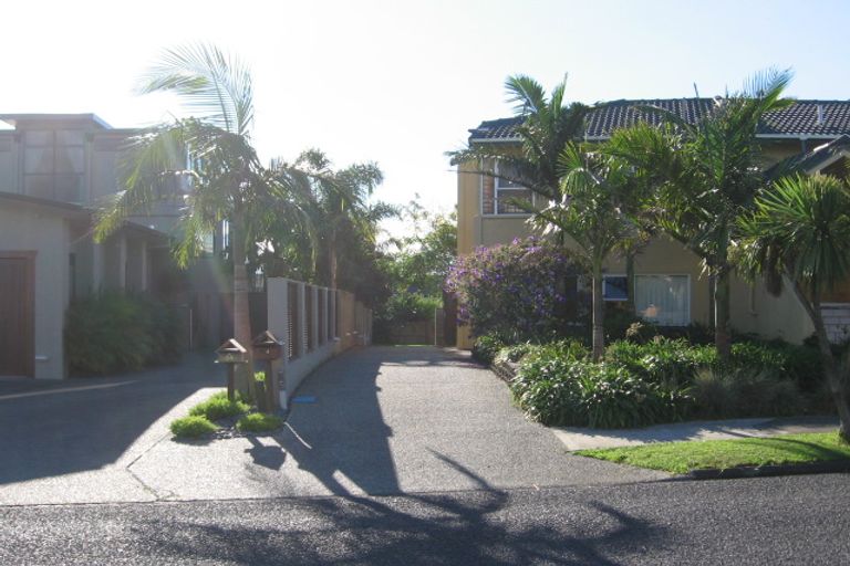 Photo of property in 32a Sea Spray Drive, Bucklands Beach, Auckland, 2012