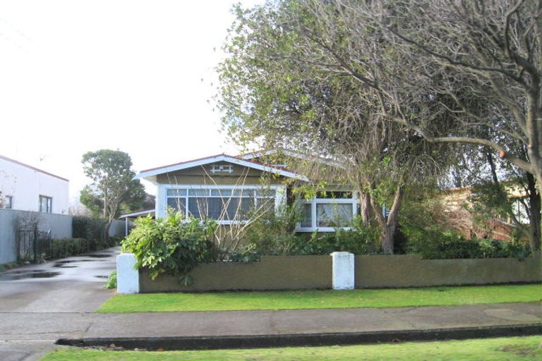 Photo of property in 208 Mayfair Avenue, Mayfair, Hastings, 4122