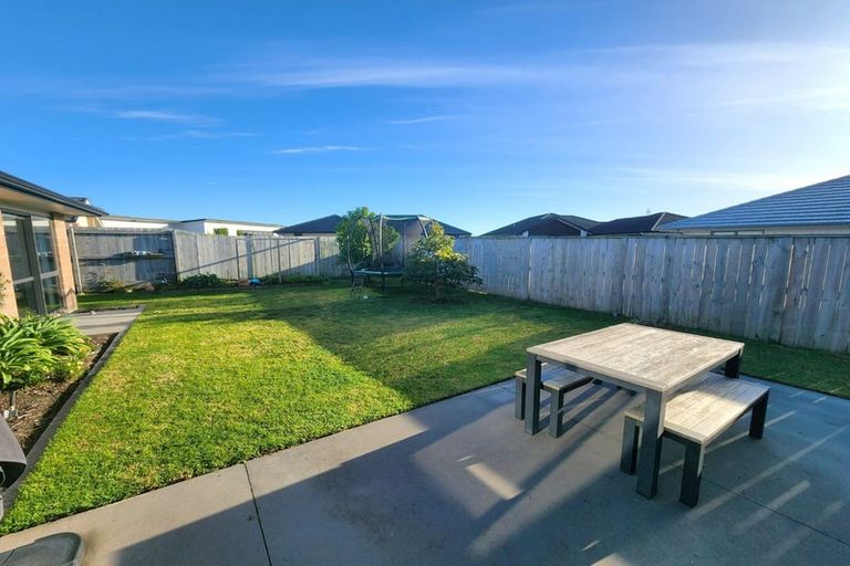 Photo of property in 15 Harding Drive, Papamoa Beach, Papamoa, 3118
