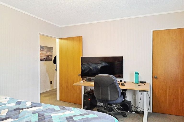 Photo of property in 40 Seymour Grove, Kingsley Heights, Upper Hutt, 5018