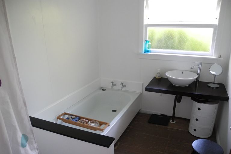 Photo of property in 2 Dixon Street, Waimate, 7924