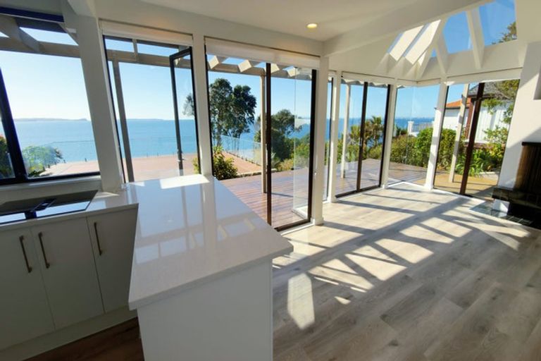 Photo of property in 6 Cliff Road, Torbay, Auckland, 0630