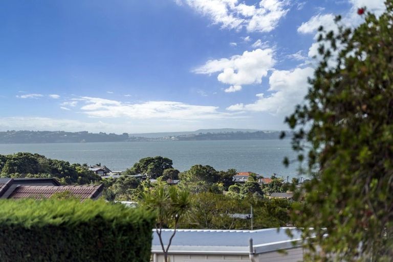 Photo of property in 1/33 Castor Bay Road, Castor Bay, Auckland, 0620