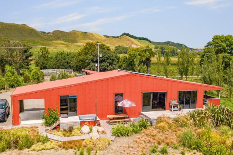 Photo of property in 944 Ruatangata Road, Whangaehu, Whanganui, 4581