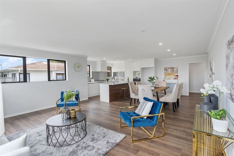 Photo of property in 18a Orams Road, Hillpark, Auckland, 2102