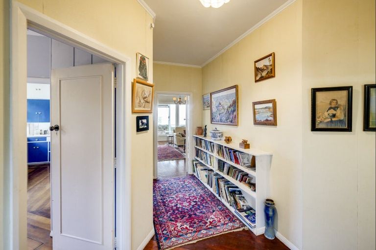 Photo of property in 130 Thompson Road, Bluff Hill, Napier, 4110