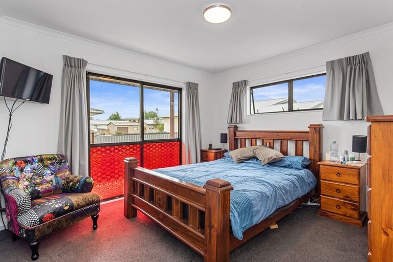 Photo of property in 15b Lloyd Drive, Nawton, Hamilton, 3200