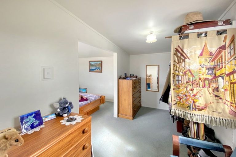 Photo of property in 8 Paraekaretu Street, Hunterville, 4730