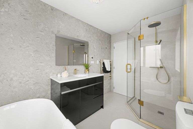 Photo of property in 39 Park Green Avenue, Rosehill, Papakura, 2113