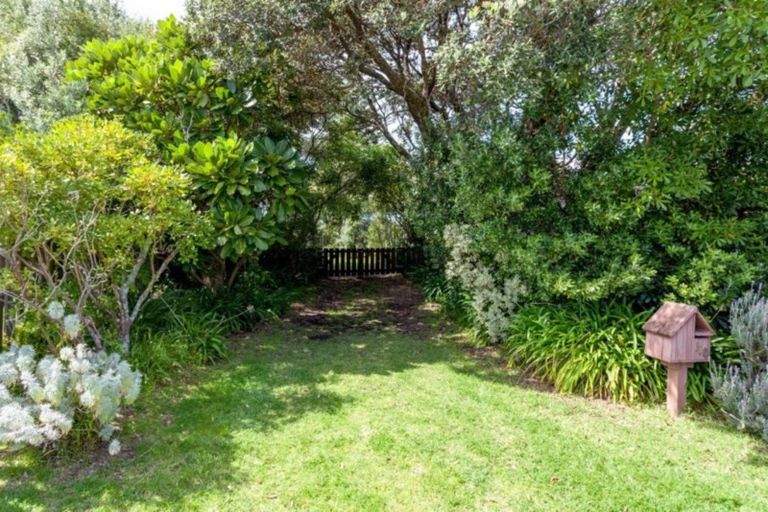 Photo of property in 110 Pipi Road, Whangamata, 3620