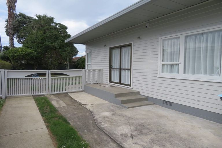 Photo of property in 1/36 Blanes Road, Weymouth, Auckland, 2103